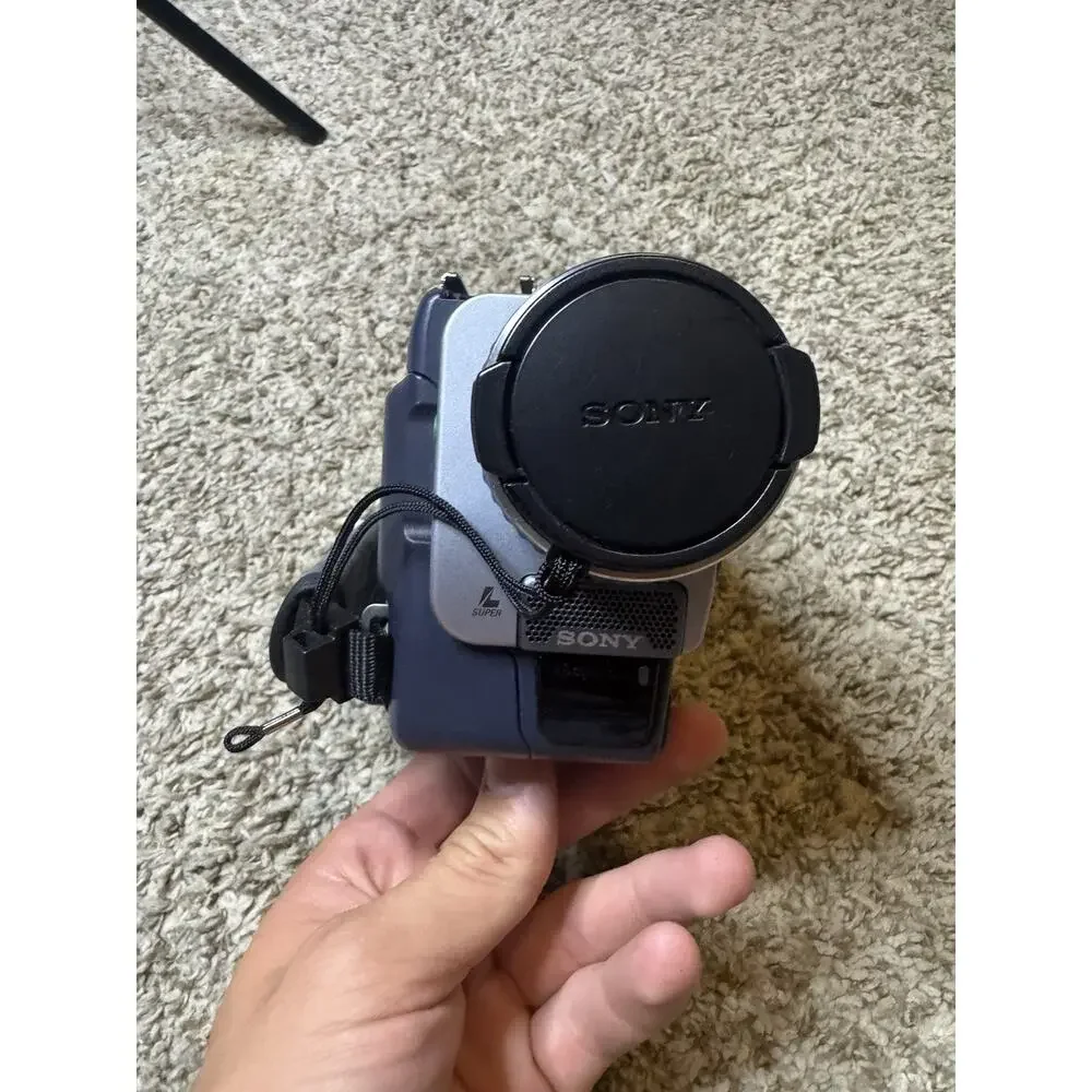 Sony DCR-TRV530 Digital8 Camcorder Complete Kit Tested Remote Light Bag